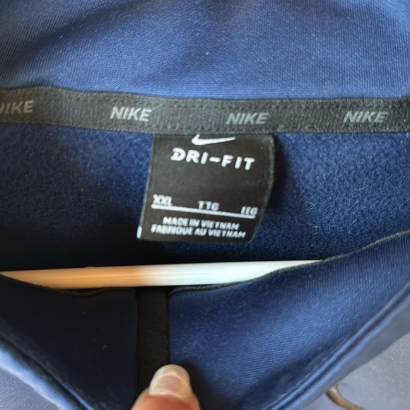 Nike Drifit 1/4 zip - Picture 3 of 6